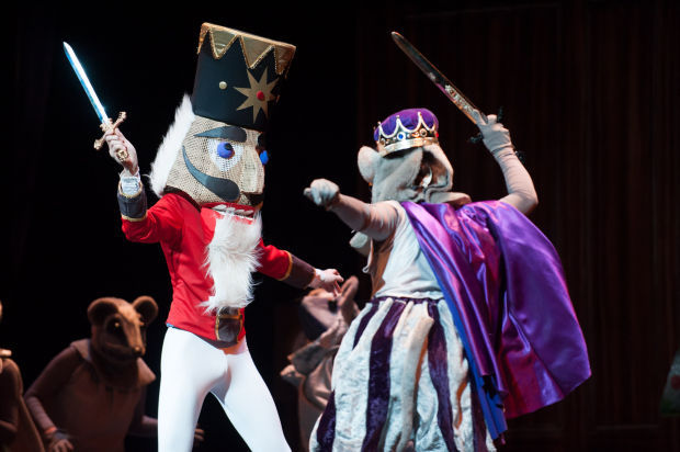 'Nutcracker' dancers en pointe for holiday